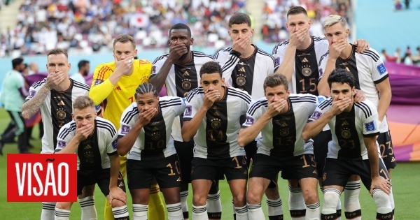 WM 2022: Deutsche vertuschen sich auf Pre-Match-Foto mit Japan WM 2022: Deutsche vertuschen sich auf Pre-Match-Foto mit Japan