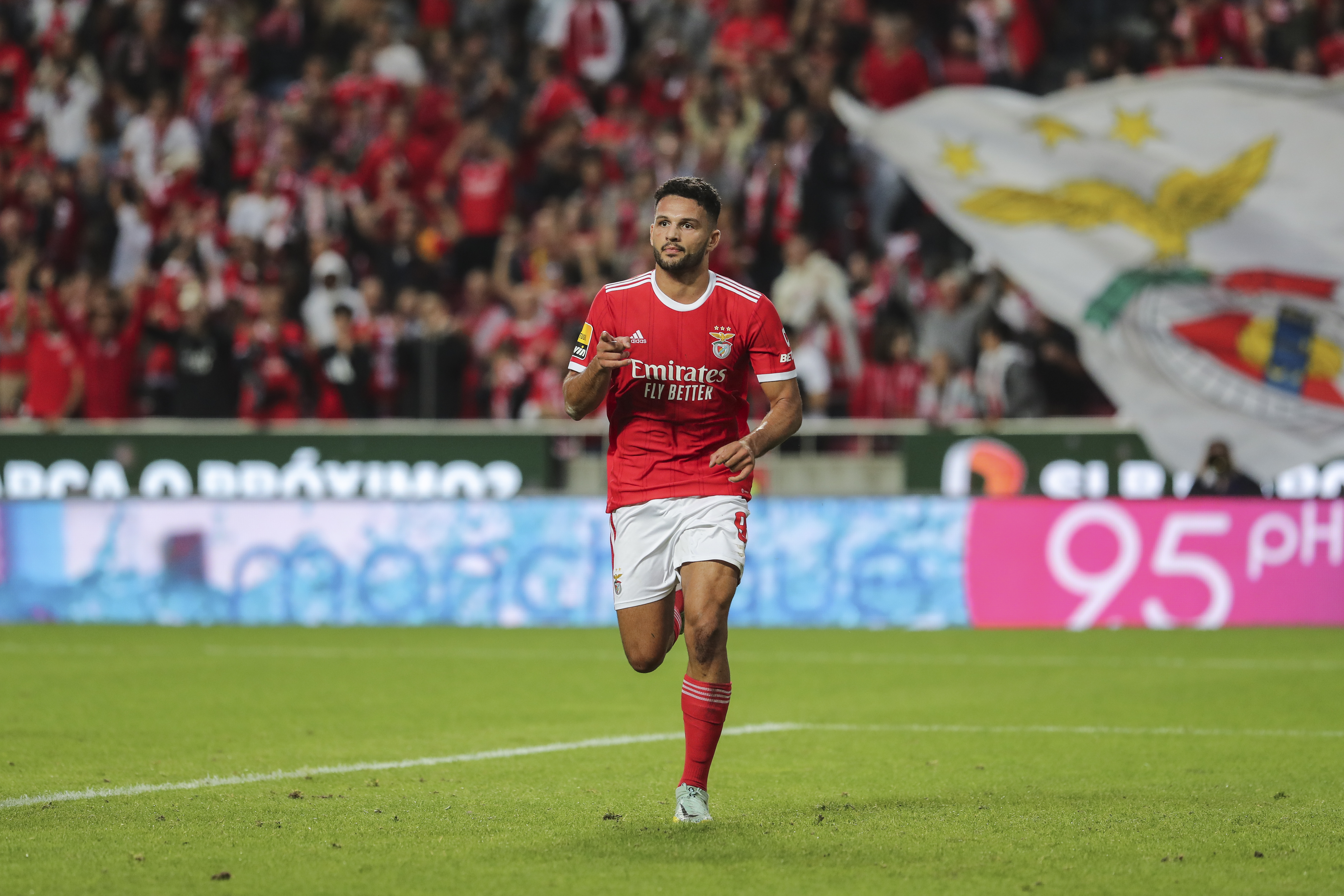 Sporting e Benfica disputam internacional iraniano