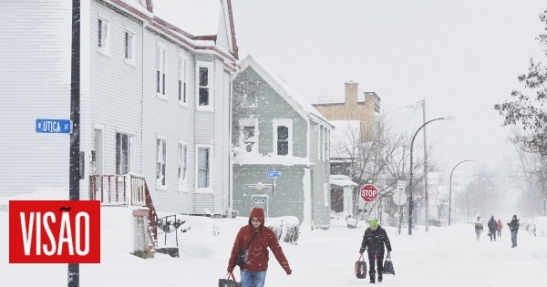 Vaga de frio na Europa: cidades cobertas de neve - SIC Notícias