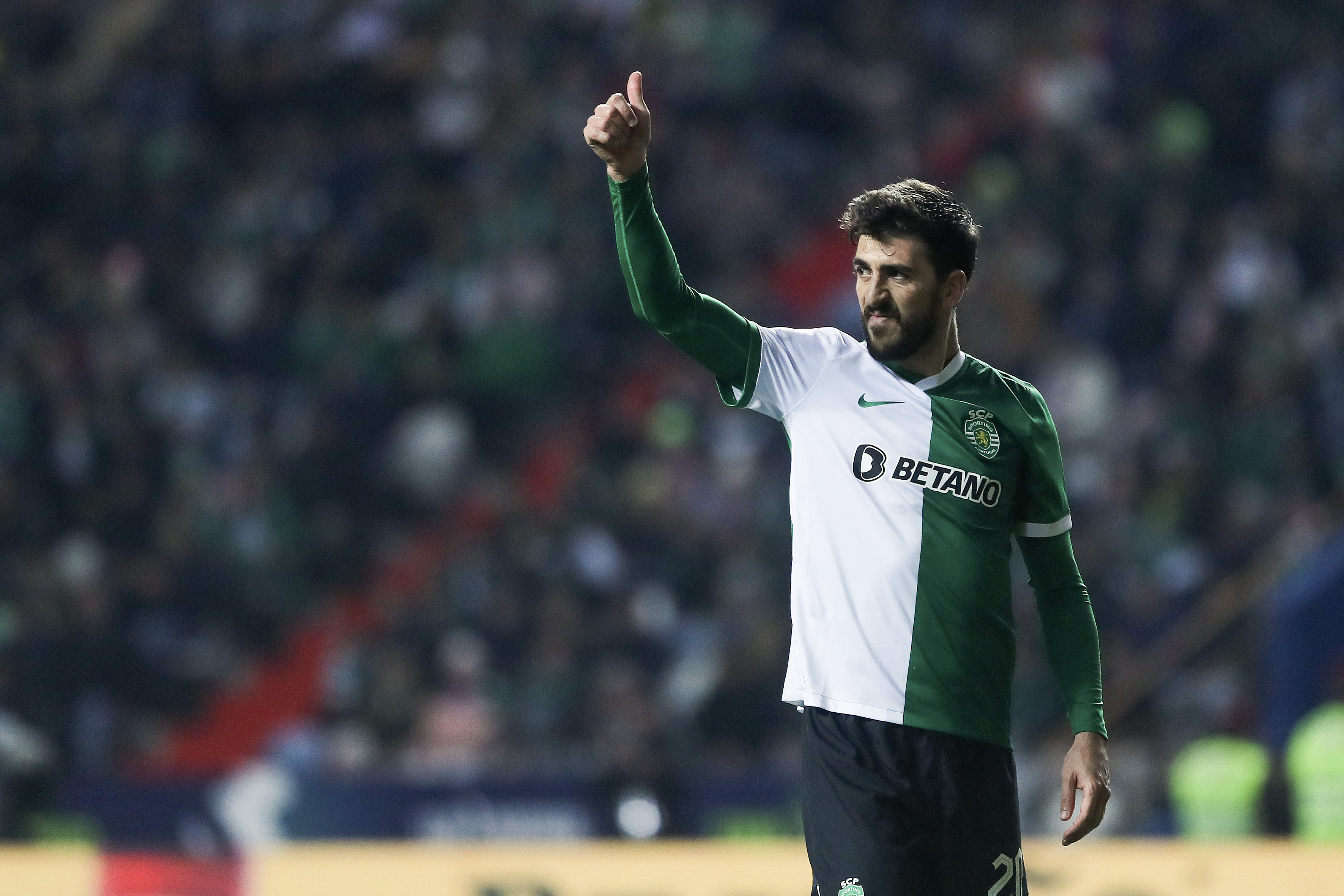 Paulinho, do Sporting, suspenso por três jogos e falha clássico – Observador