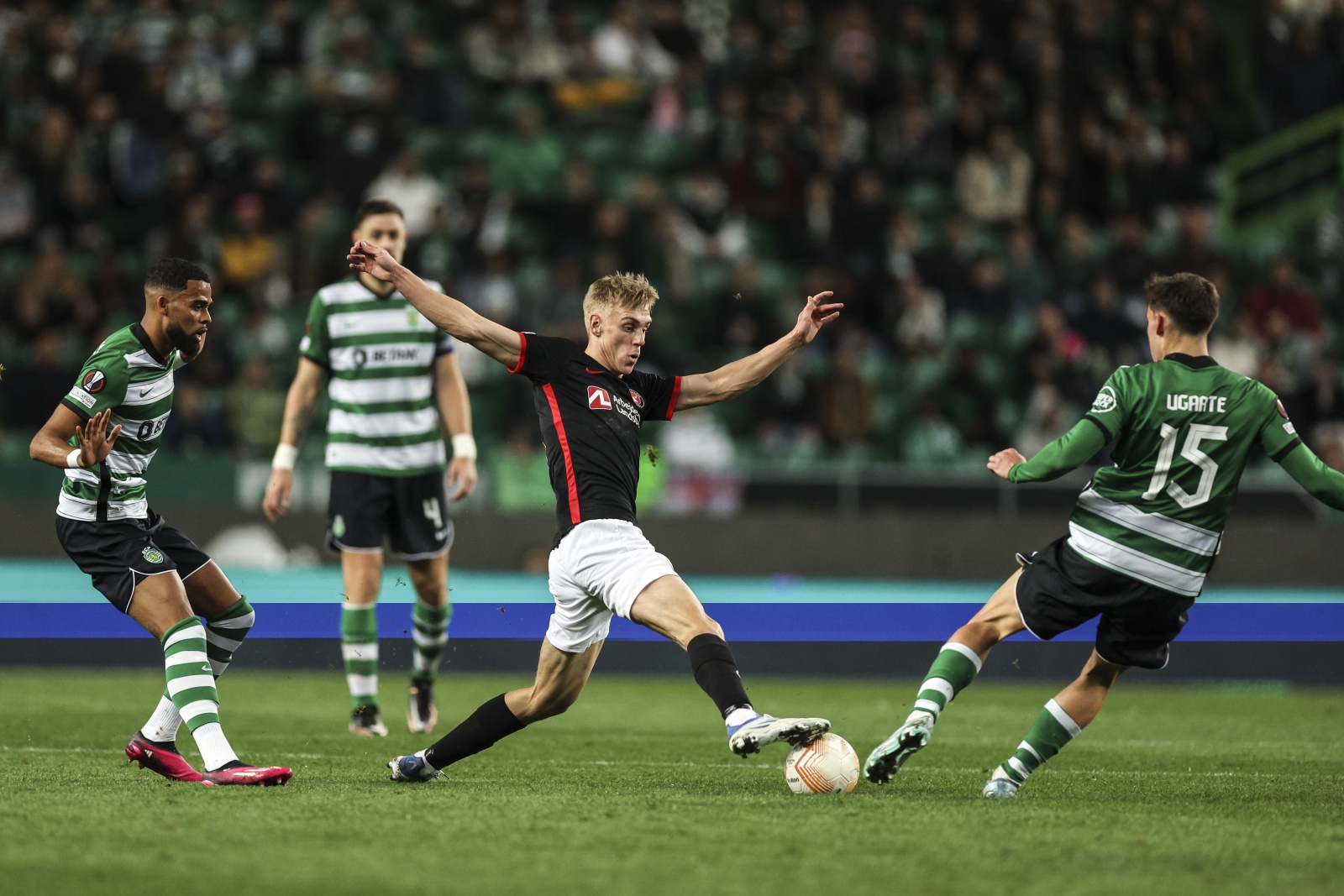 Liga Europa: Golo de Coates garante o empate no último minuto