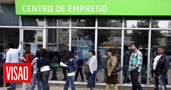 Desemprego registado baixa 8,3% para 