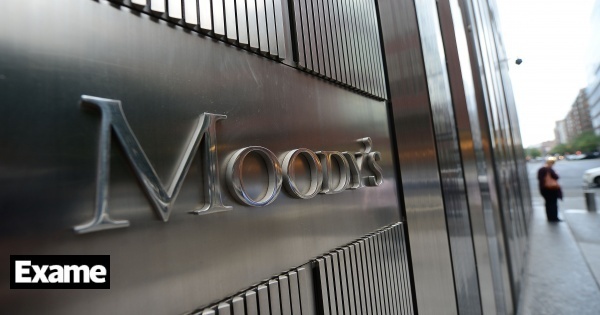 Moody’s atribui perspetiva negativa à banca dos EUA devido à “rápida e substancial queda da confiança”