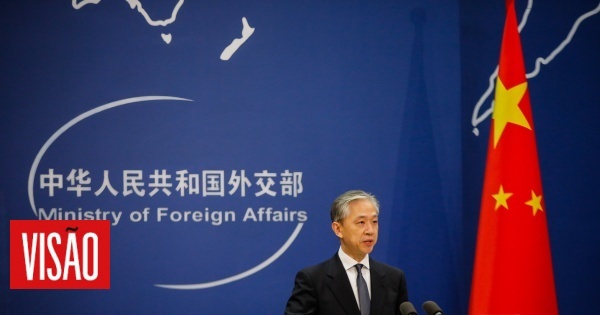 China pede ao TPI que evite padrões duplos após mandado de prisão para Putin