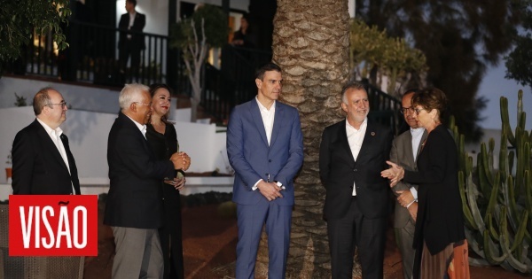 Costa y Sánchez visitaron la casa de los Saramago e intercambiaron libros en Lanzarote