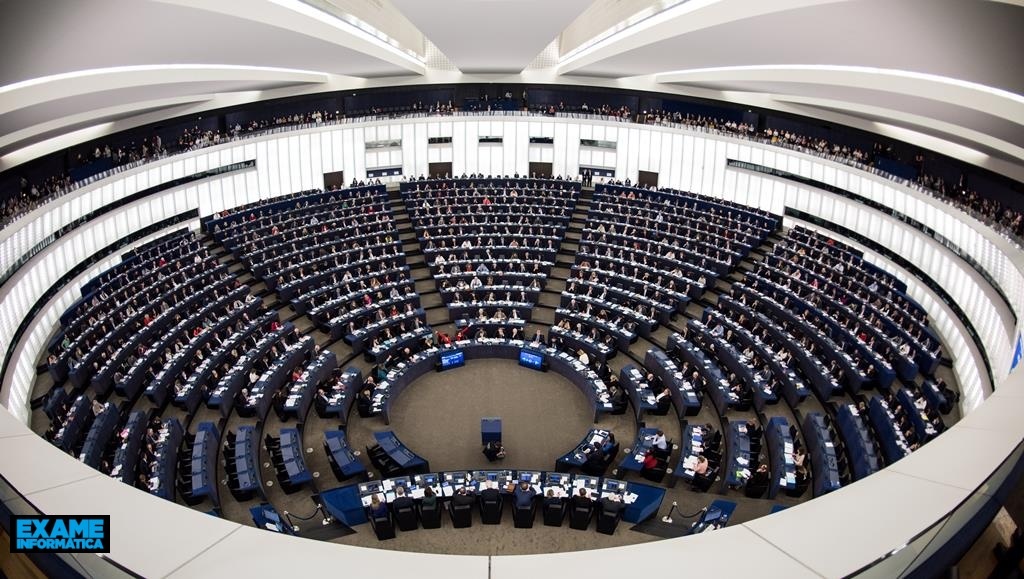 Votação final da regulação europeia para os sistemas de IA será em junho. Saiba o que está em causa