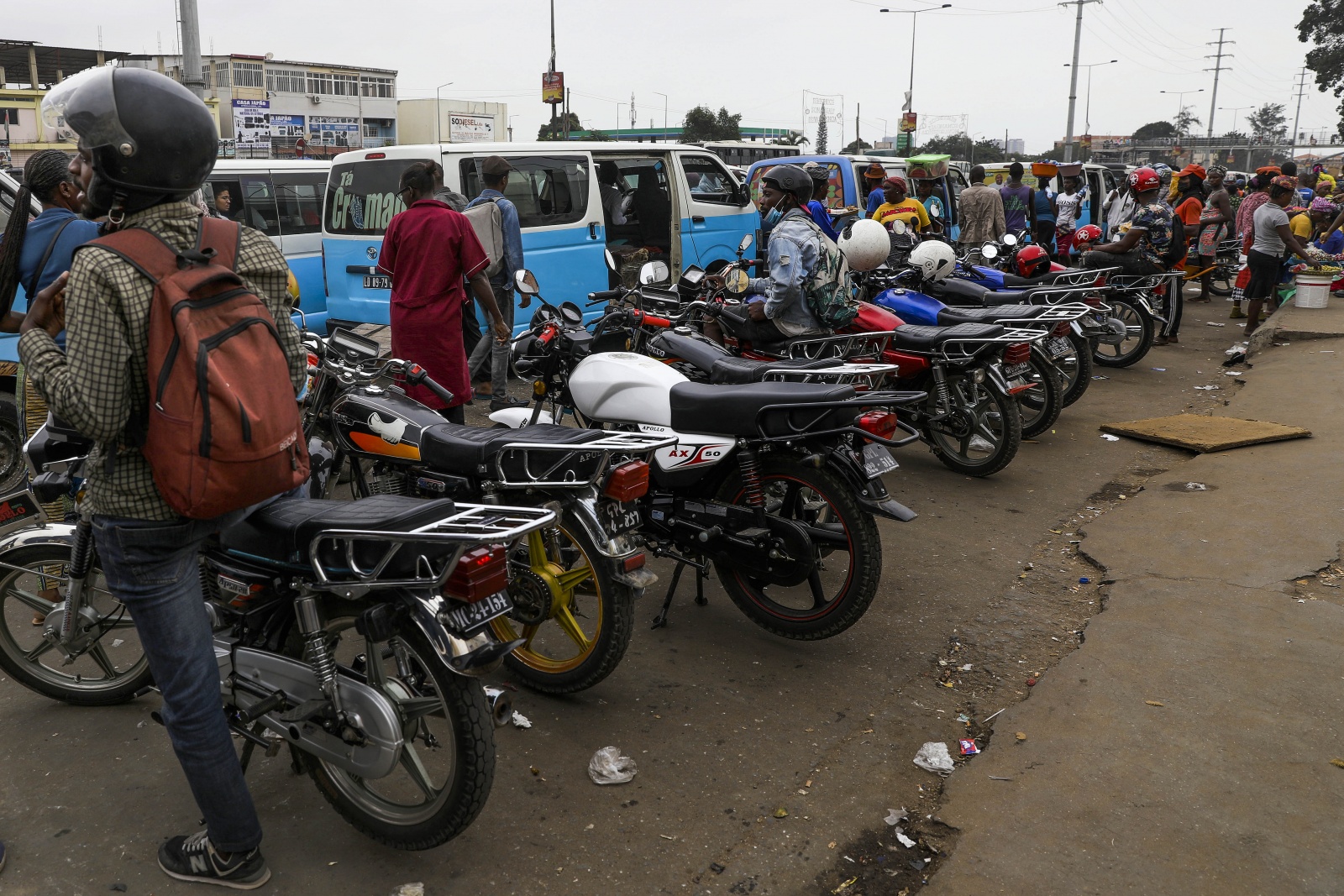 Visão Detidos Mototaxistas Na Província Angolana Do Namibe Que Protestavam Contra Subida Do 