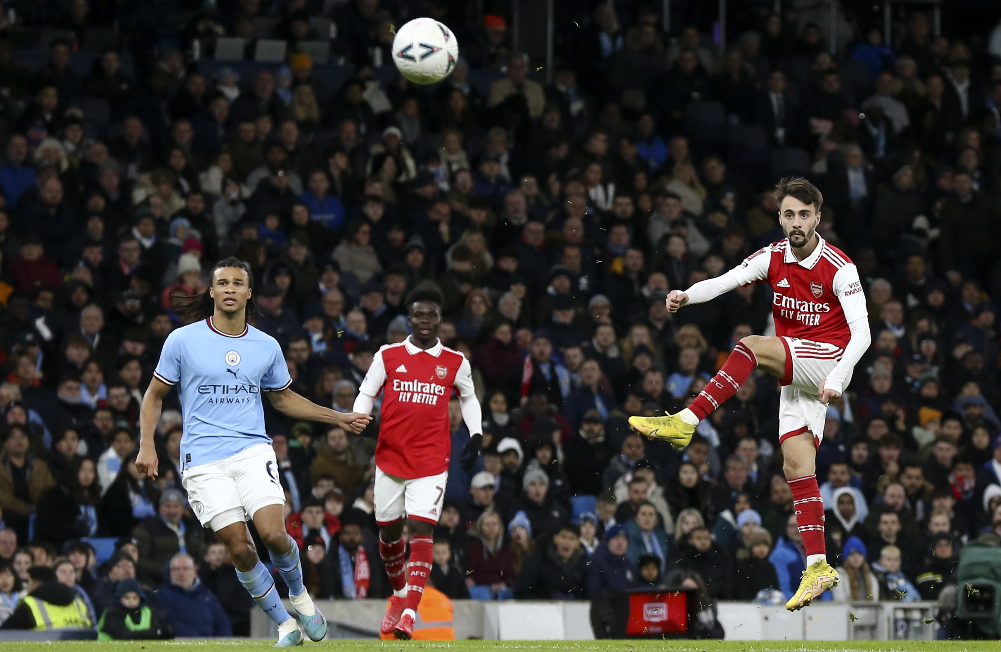 Arsenal vence Manchester City e conquista Supertaça de Inglaterra