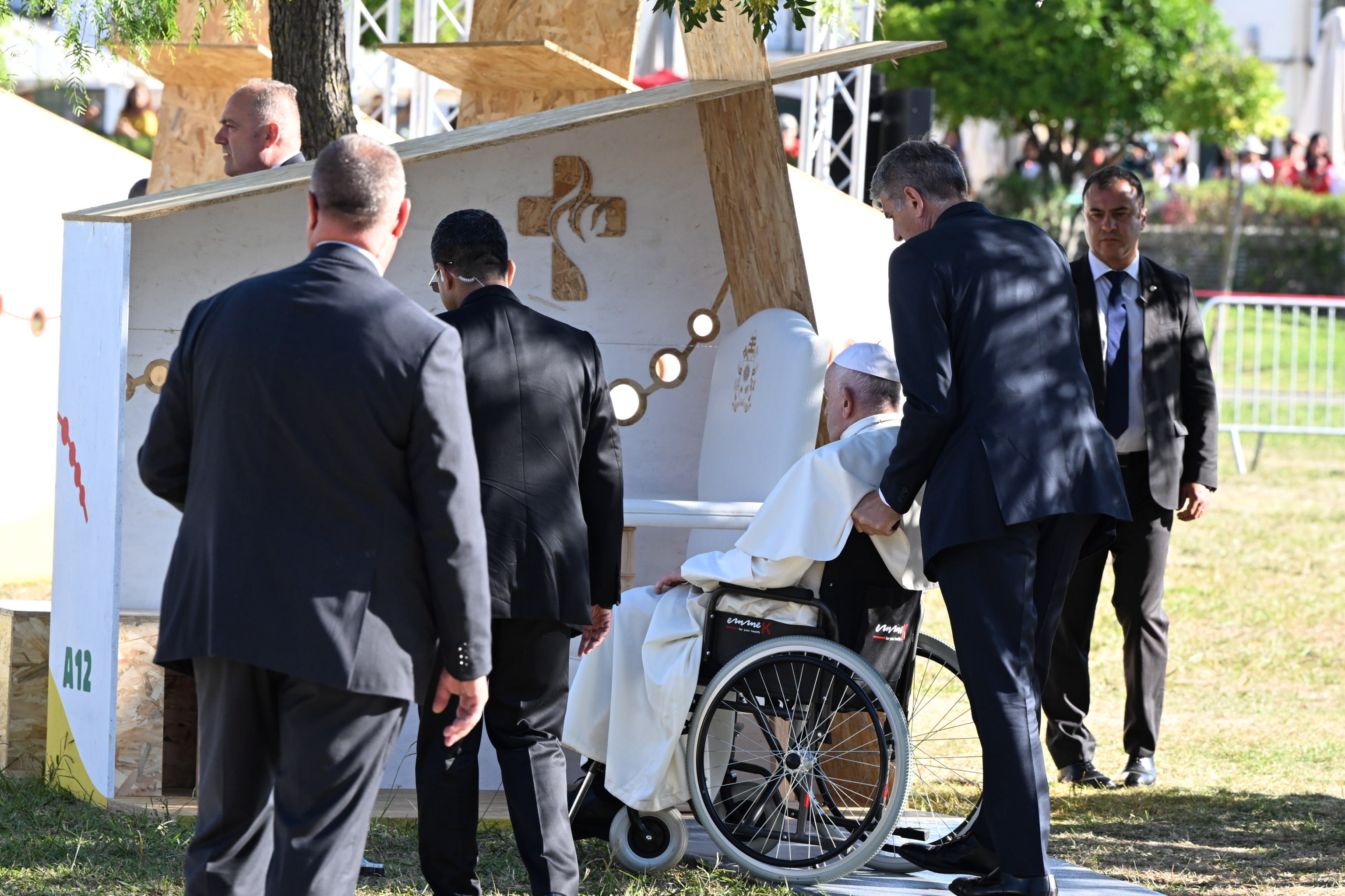 O lugar já está pronto': Papa revela planos para seu funeral fora