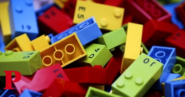 Lego desiste de tentar fabricar peças sem petróleo (mas não desistiu de ser sustentável)