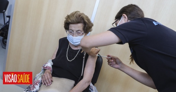 Poucas vacinas no arranque campanha sazonal obriga a reagendar utentes nas farmácias