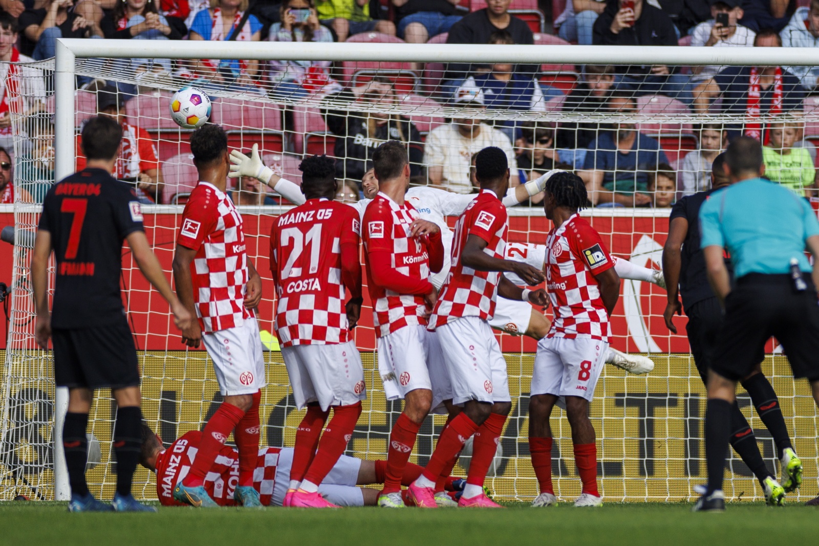 Mainz vence Bayer Leverkusen e sobe ao sétimo lugar na Bundesliga