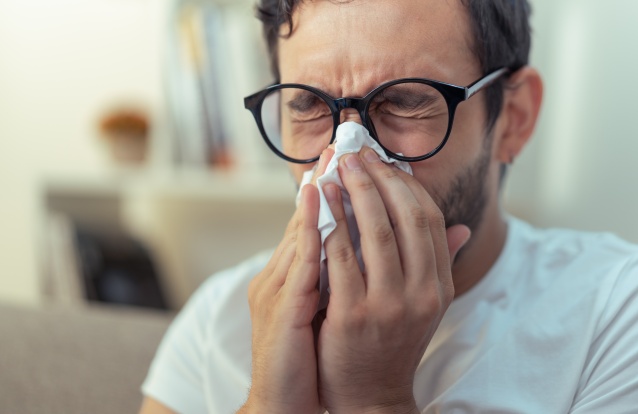 Santinho! Saúde! Porque damos estas respostas quando ouvimos um espirro?