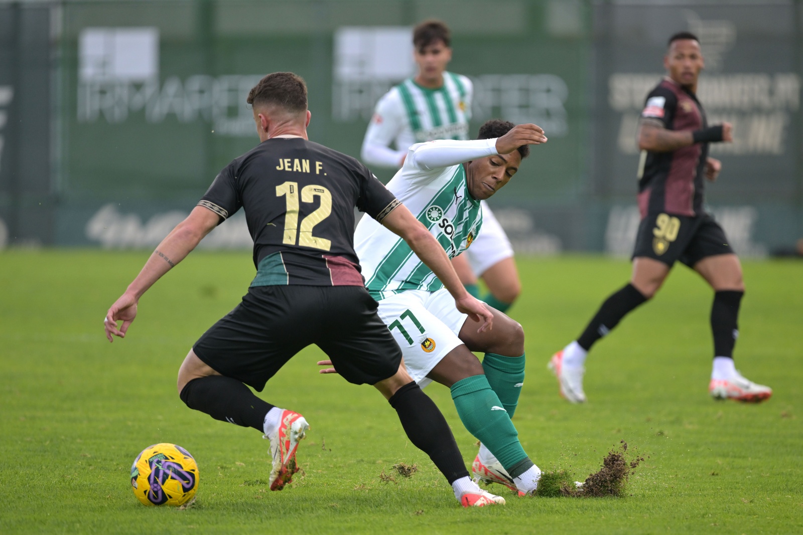 Como chegar a Restaurante Fora De Jogo em Amadora através de