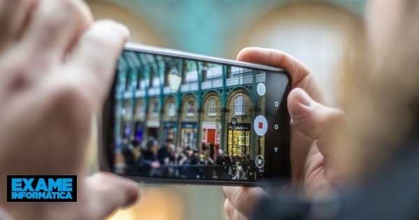 Como usar o estabilizador do smartphone para gravar vídeos de aspeto profissional