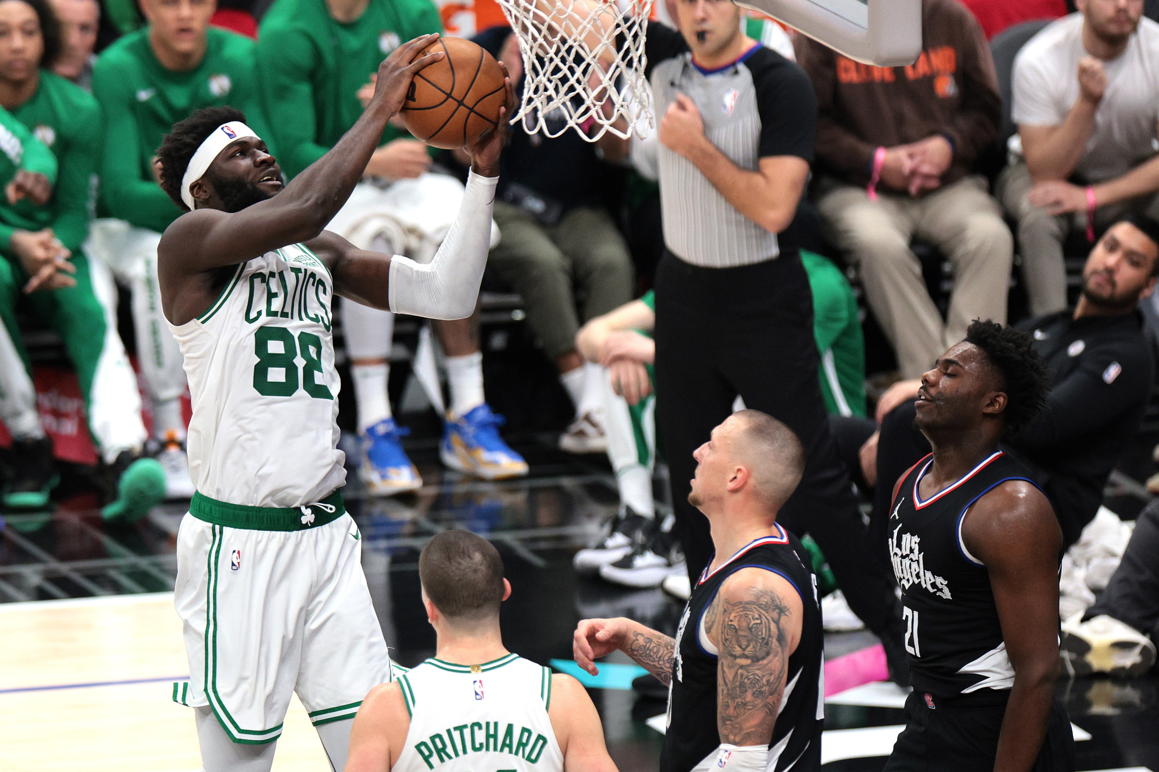 Visão | Neemias somou oito pontos na pesada derrota dos Celtics face aos  Clippers na NBA