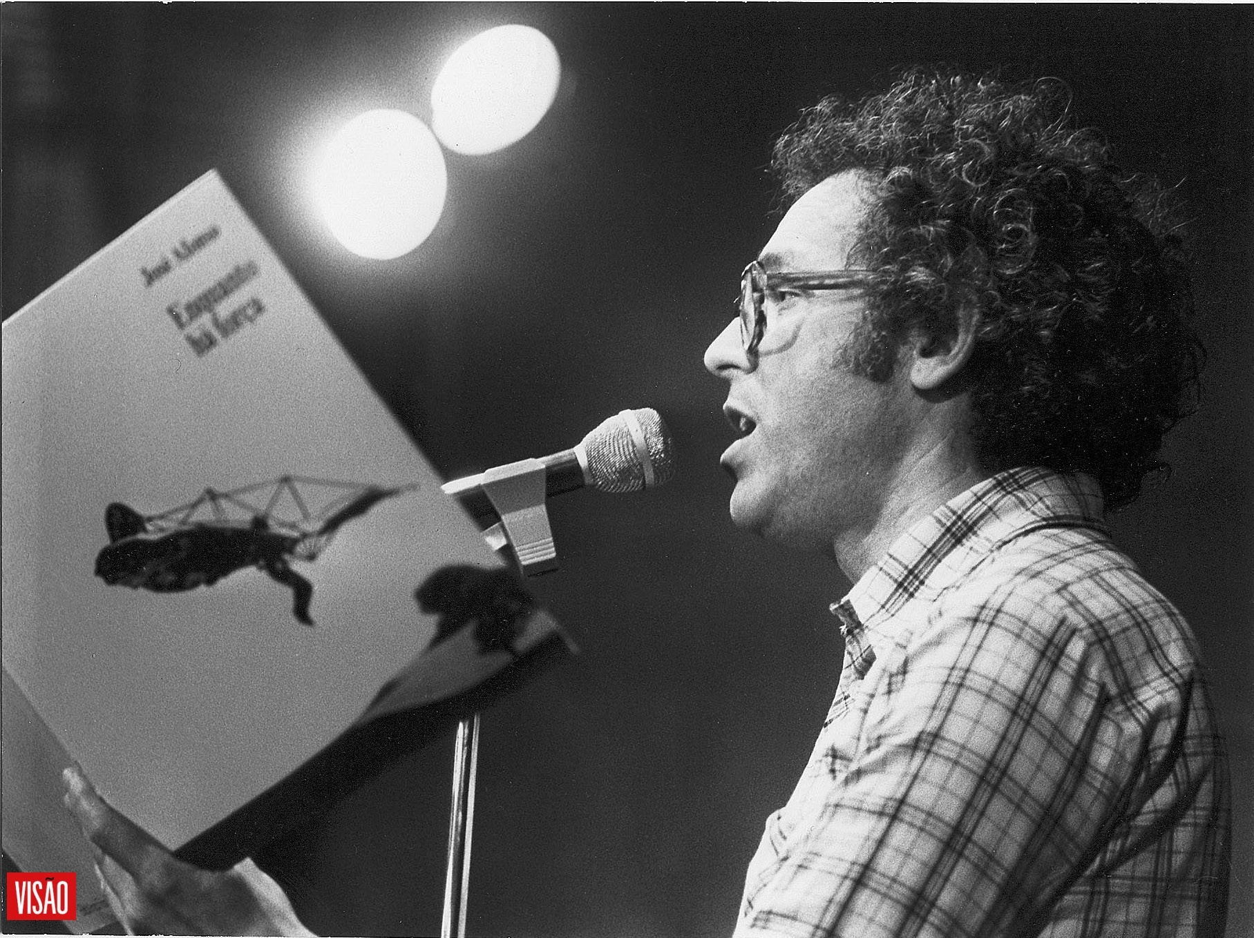 De Zeca Afonso a Adriano Correia de Oliveira. O papel da música de intervenção na revolução de 1974
