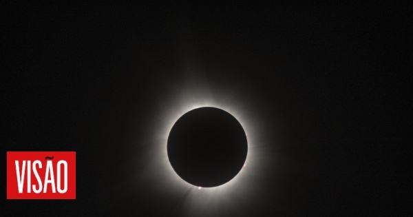 22 das mais espetaculares imagens do eclipse solar total desta segunda-feira