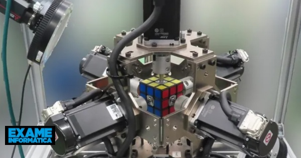 Este robô da Mitsubishi conseguiu resolver um cubo de Rubik em 0,305 segundos