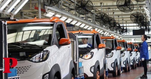 Bruxelas impõe tarifas adicionais à importação de carros eléctricos da China