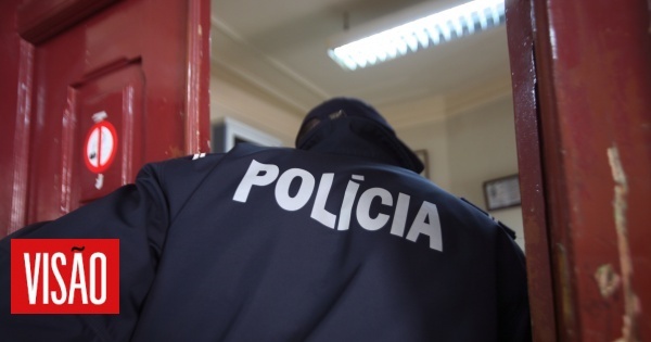 Assalto com polícia à porta