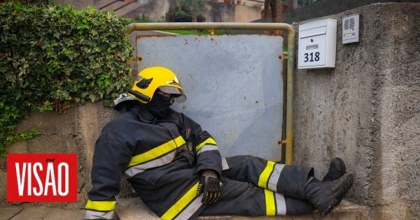 Bombeiros: As imagens da exaustão de quem passou dias no combate aos incêndios