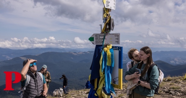 Na montanha mais alta da Ucrânia não há sirenes, só a promessa de um futuro