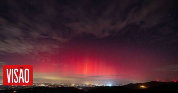 As imagens da aurora boreal que voltou a pintar o céu de Portugal