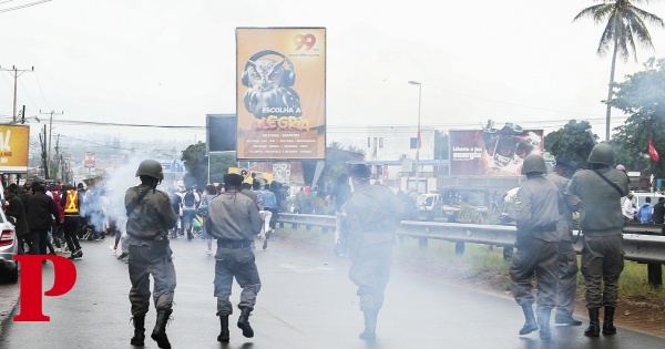 Moçambique: Polícia lança gás lacrimogéneo contra Venâncio Mondlane