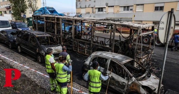 Motorista de autocarro que ardeu em Santo António de Cavaleiros está em estado grave no Santa Maria