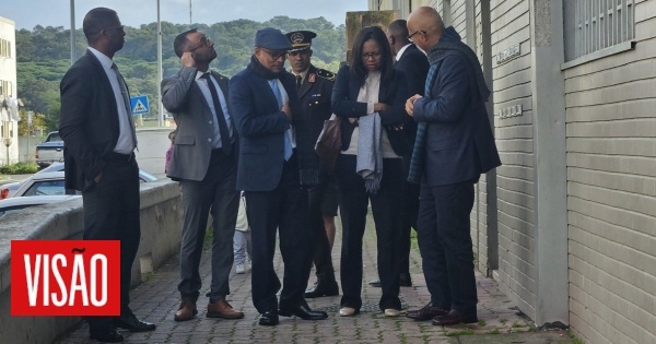 Presidente de Cabo Verde visita família de Odair Moniz, no bairro do Zambujal