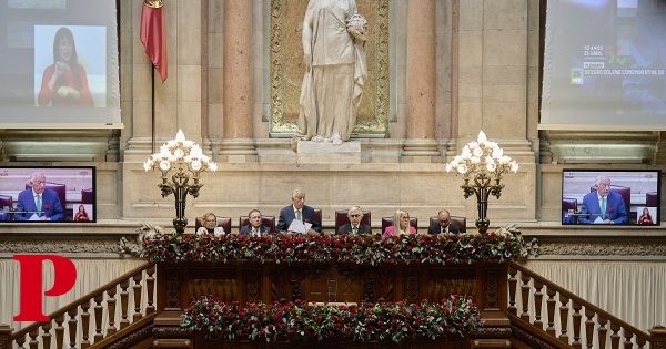 Parlamento assinala pela primeira vez o 25 de Novembro de 1975