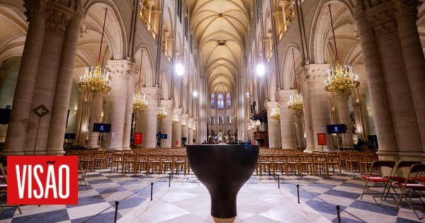 As imagens da Notre Dame restaurada, no dia da sua reinauguração, quase seis anos depois do incêndio