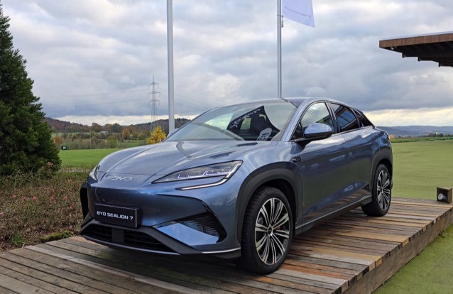 BYD Sealion 7