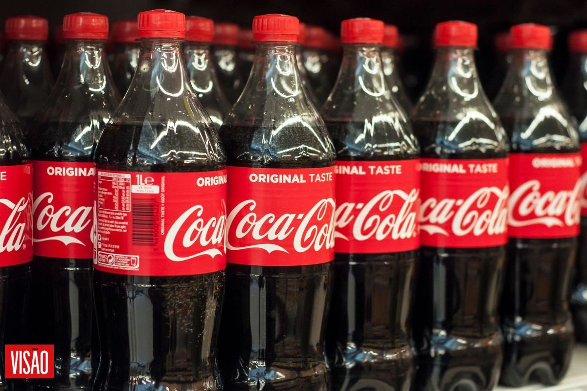 Coca-Cola ordena retirada em massa de refrigerantes na Europa devido a teor excessivo de clorato