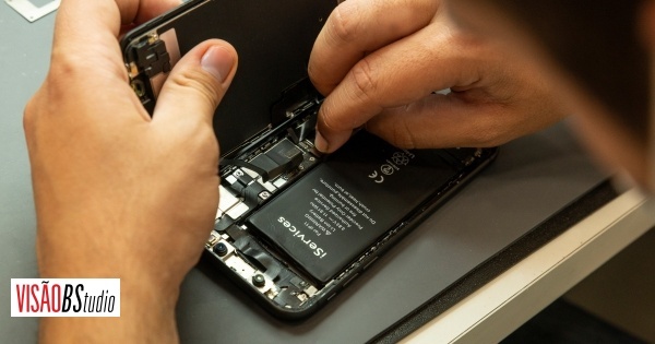 Renovar em vez de Substituir: Trocar a Bateria Prolonga a Vida do Telemóvel por Anos!