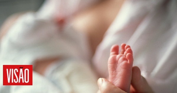 Amamentação: Os benefícios emocionais para a mãe e para o bebé, explicados por uma psicóloga
