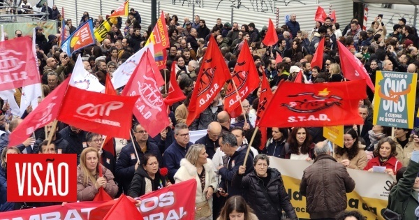 Greve Geral em fotos e vídeos: Milhares nas ruas de Lisboa e do Porto