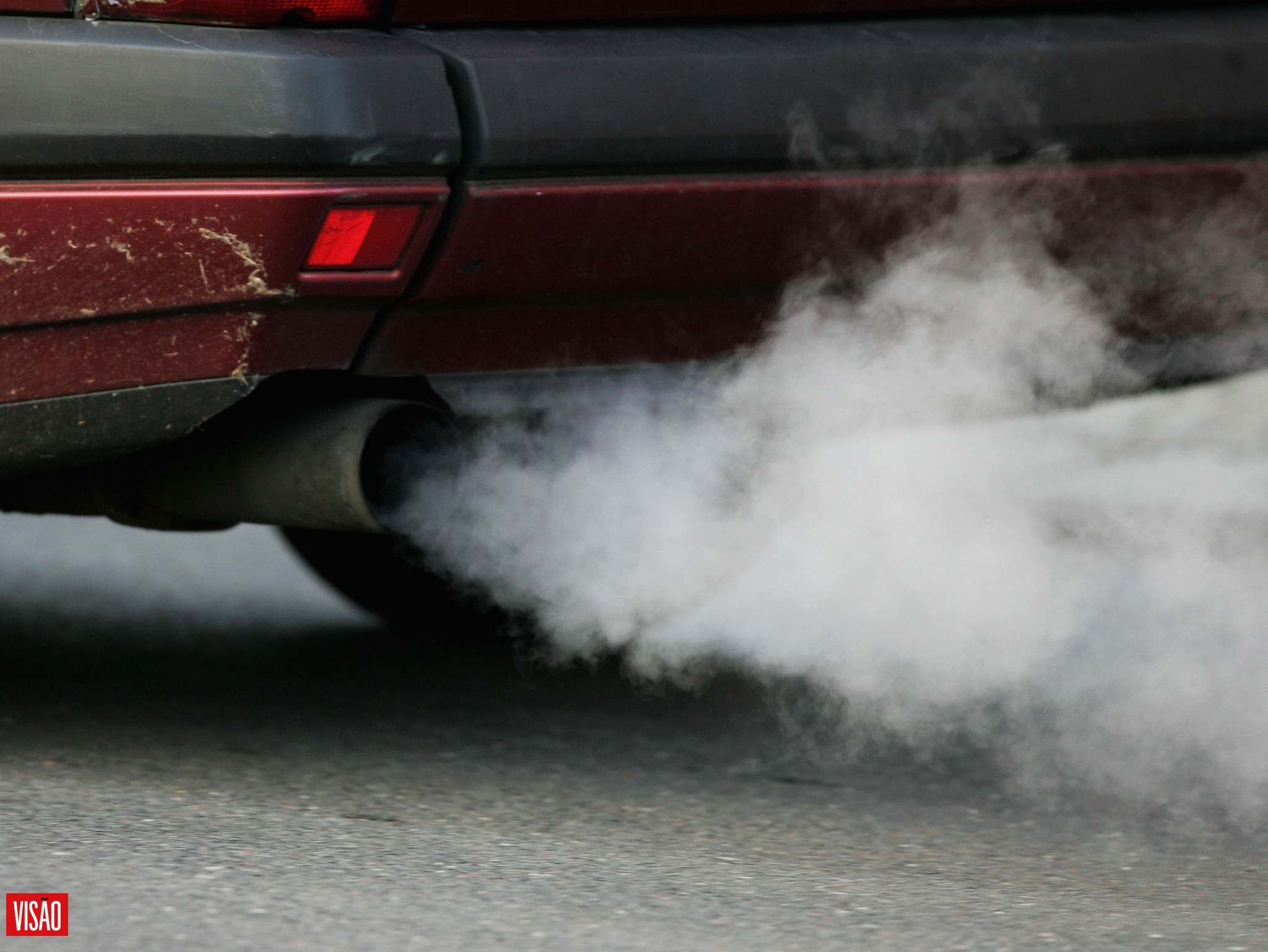 Bruxelas abandona meta de 100% de carros não poluentes daqui a 10 anos. Os objetivos-chave do Pacote Automóvel