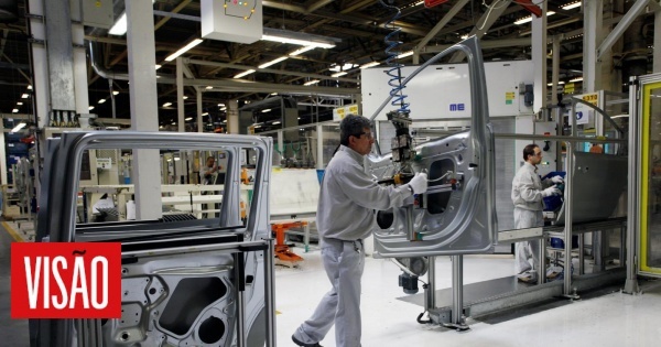 O CR7 de Espinho e os dois operários em construção