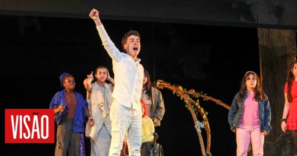 100 alunos de escolas da Área Metropolitana do Porto celebram Manuel António Pina no Teatro Nacional São João
