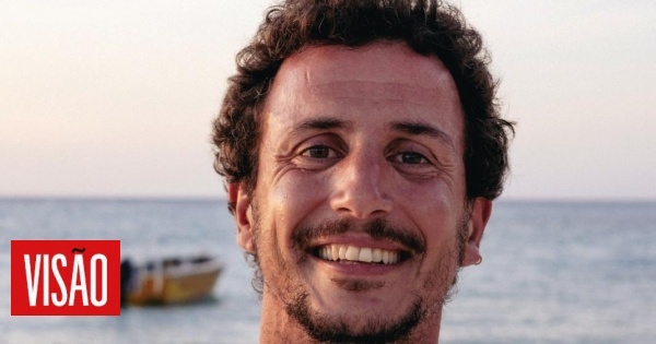 “Os polvos conseguem abrir frascos e aprender com orientações específicas, apesar de não serem sociais”