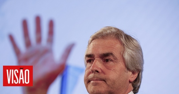 Prémio Limão Azedo para o secretismo indignado do comandante Melo