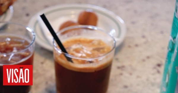 Dizem por aí... que há cafés onde cabem cidades inteiras