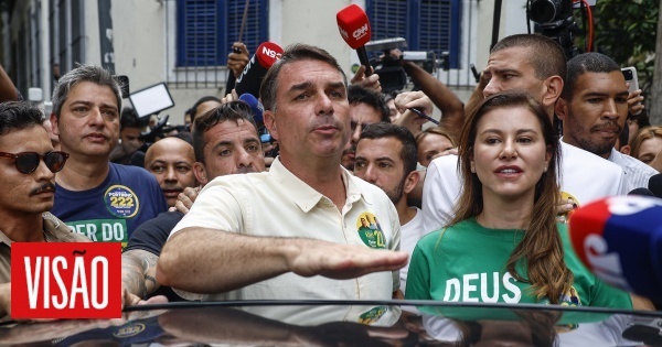 Eleições no Brasil: Flávio Bolsonaro e Lula da Silva vão à segunda volta daqui a três semanas