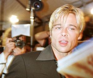 Lendas da Paixão (Brad Pitt)  Brad pitt, Long hair styles men, Mens  hairstyles