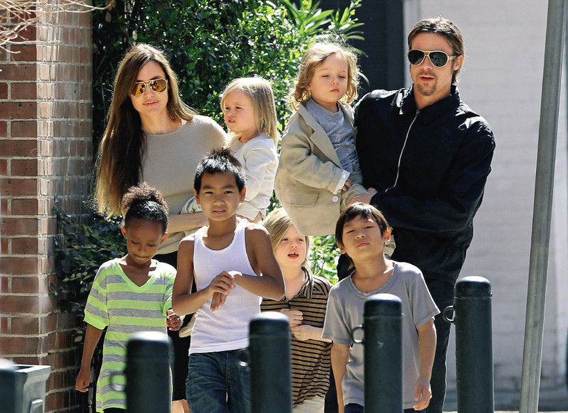 Angelina Jolie revela que as agressões físicas de Brad Pitt começaram antes do epsiódio do jato privado, em 2016
