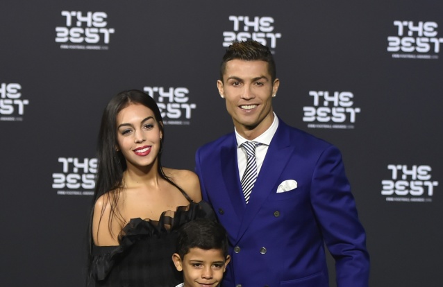 Caras | Cristiano Ronaldo aplaude seleção portuguesa de Futsal