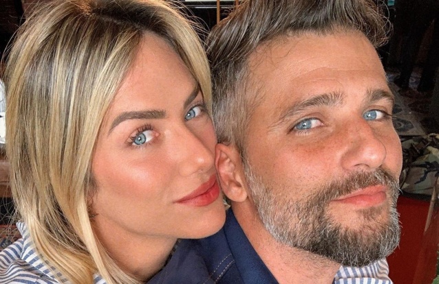 Bruno Gagliasso e Giovanna Ewbank posam com filhos: Natal