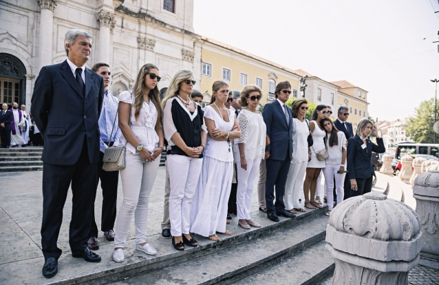 Caras | Familiares e amigos prestam última homenagem a ...